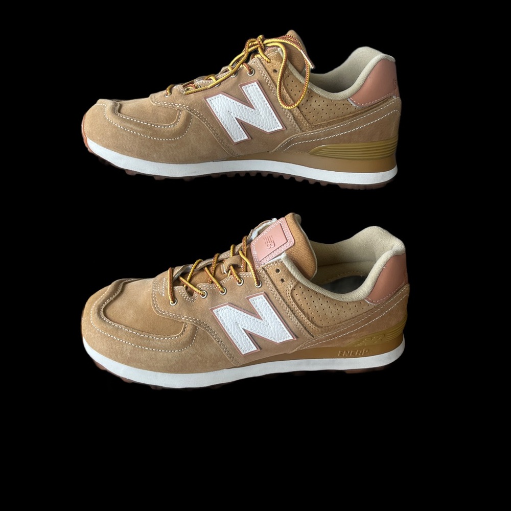 New Balance 574 Men’s Size 11 Tan and White LifeStyle shoes NWOT